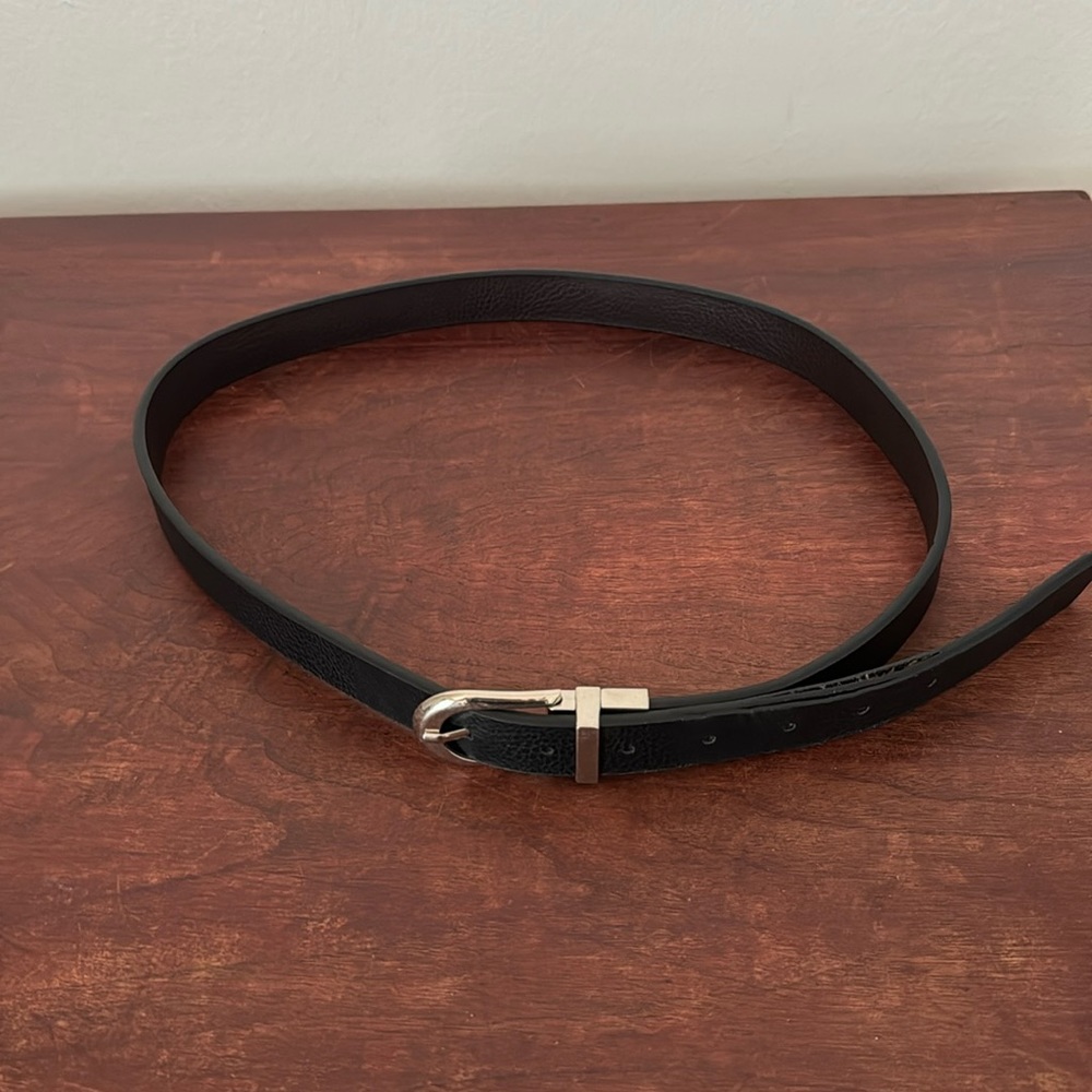 Black belt: silver buckle. sz 6-8 waist. Great condition - worn once.